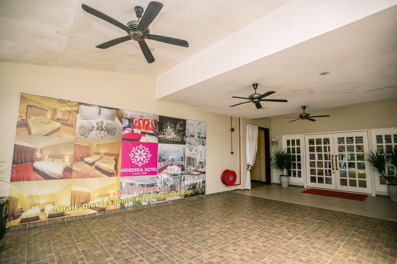 Merdeka Hotel Kluang Extérieur photo