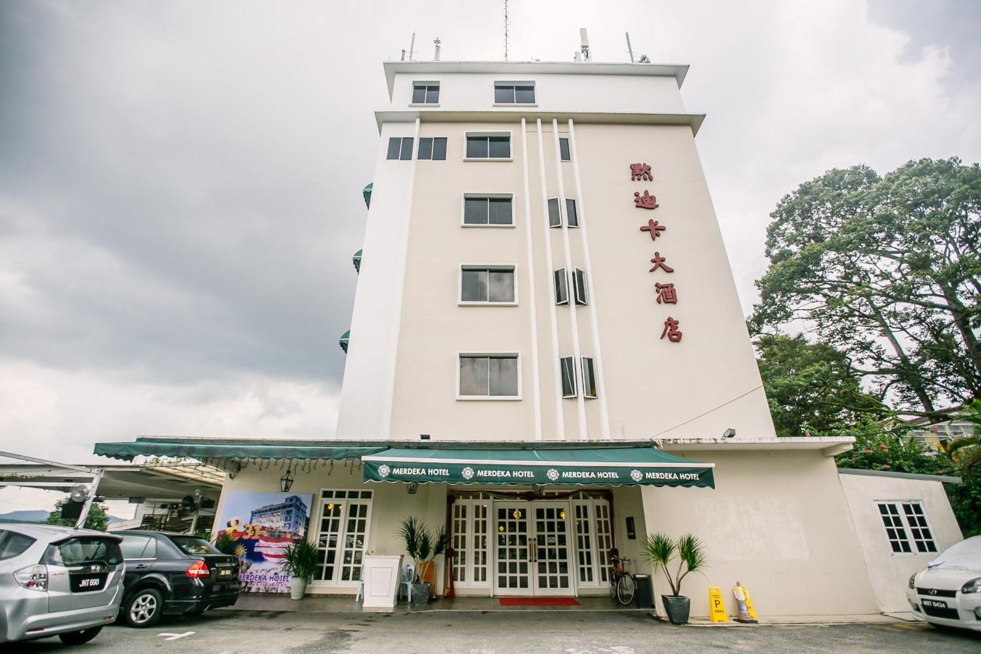 Merdeka Hotel Kluang Extérieur photo