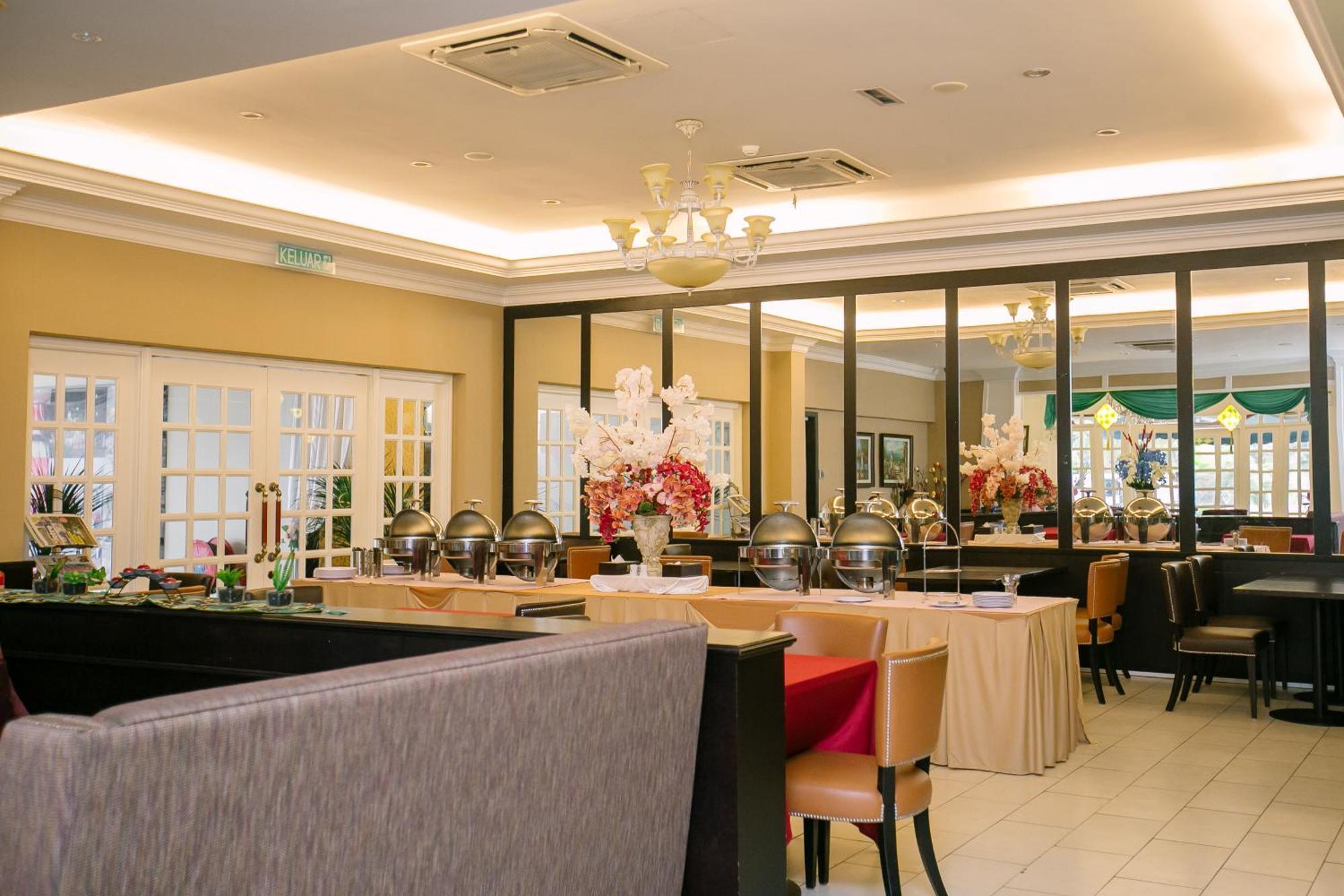 Merdeka Hotel Kluang Extérieur photo
