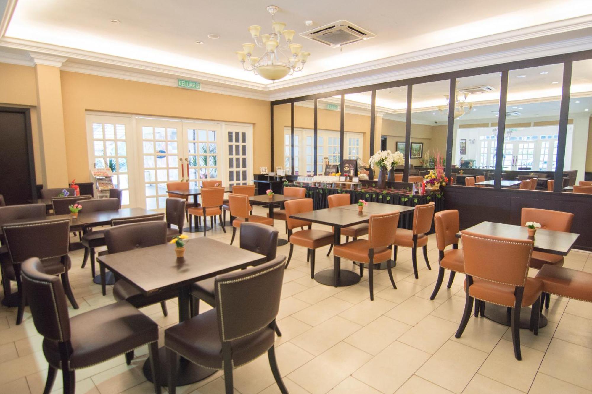 Merdeka Hotel Kluang Extérieur photo
