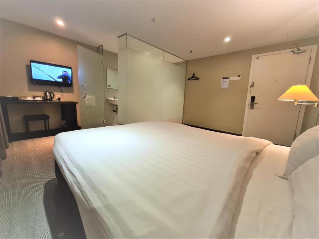 Merdeka Hotel Kluang Extérieur photo