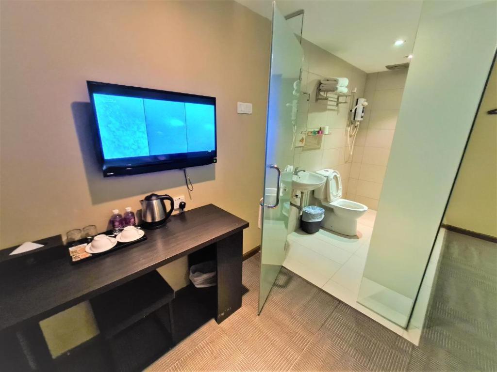 Merdeka Hotel Kluang Extérieur photo