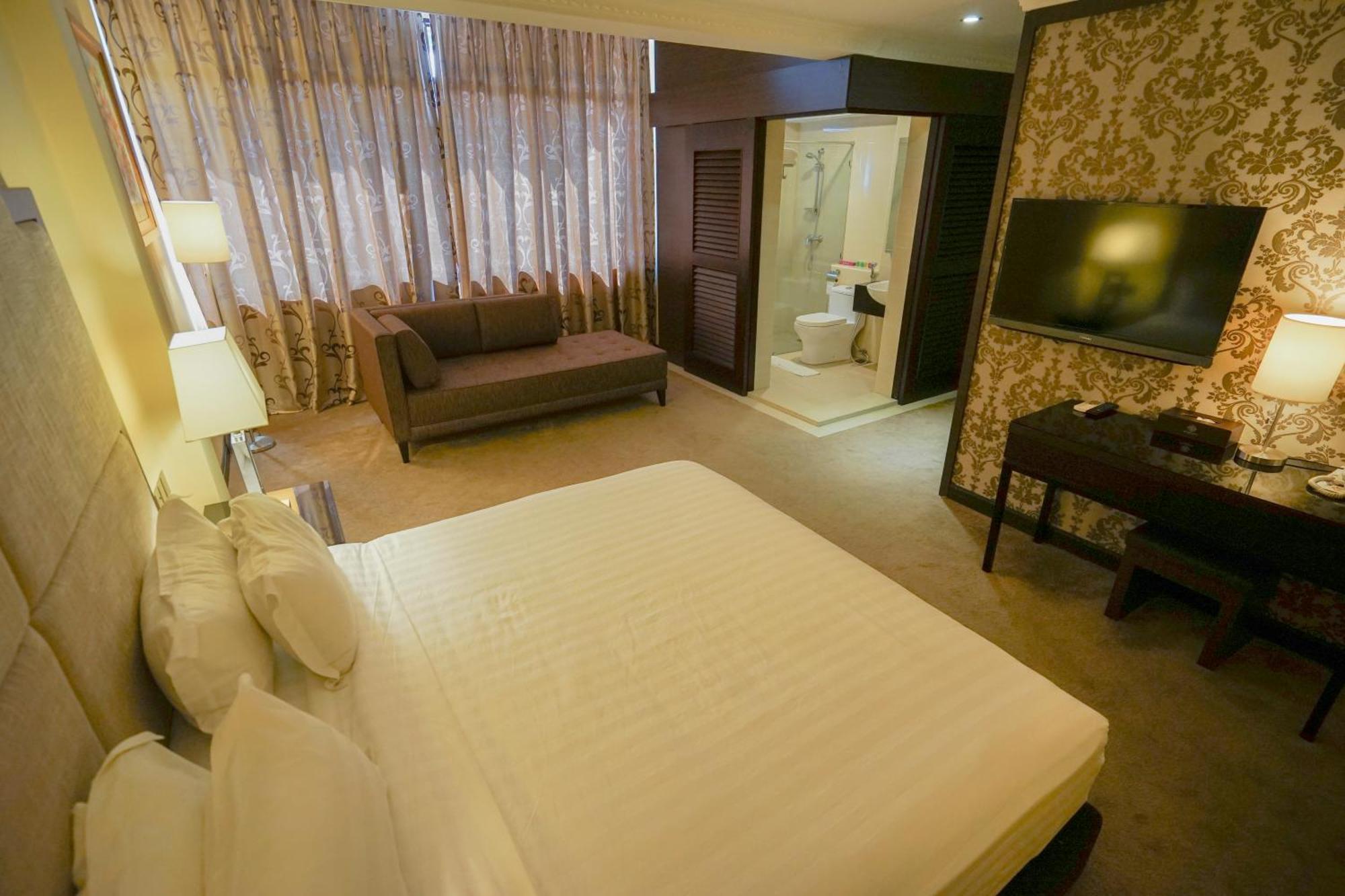 Merdeka Hotel Kluang Extérieur photo