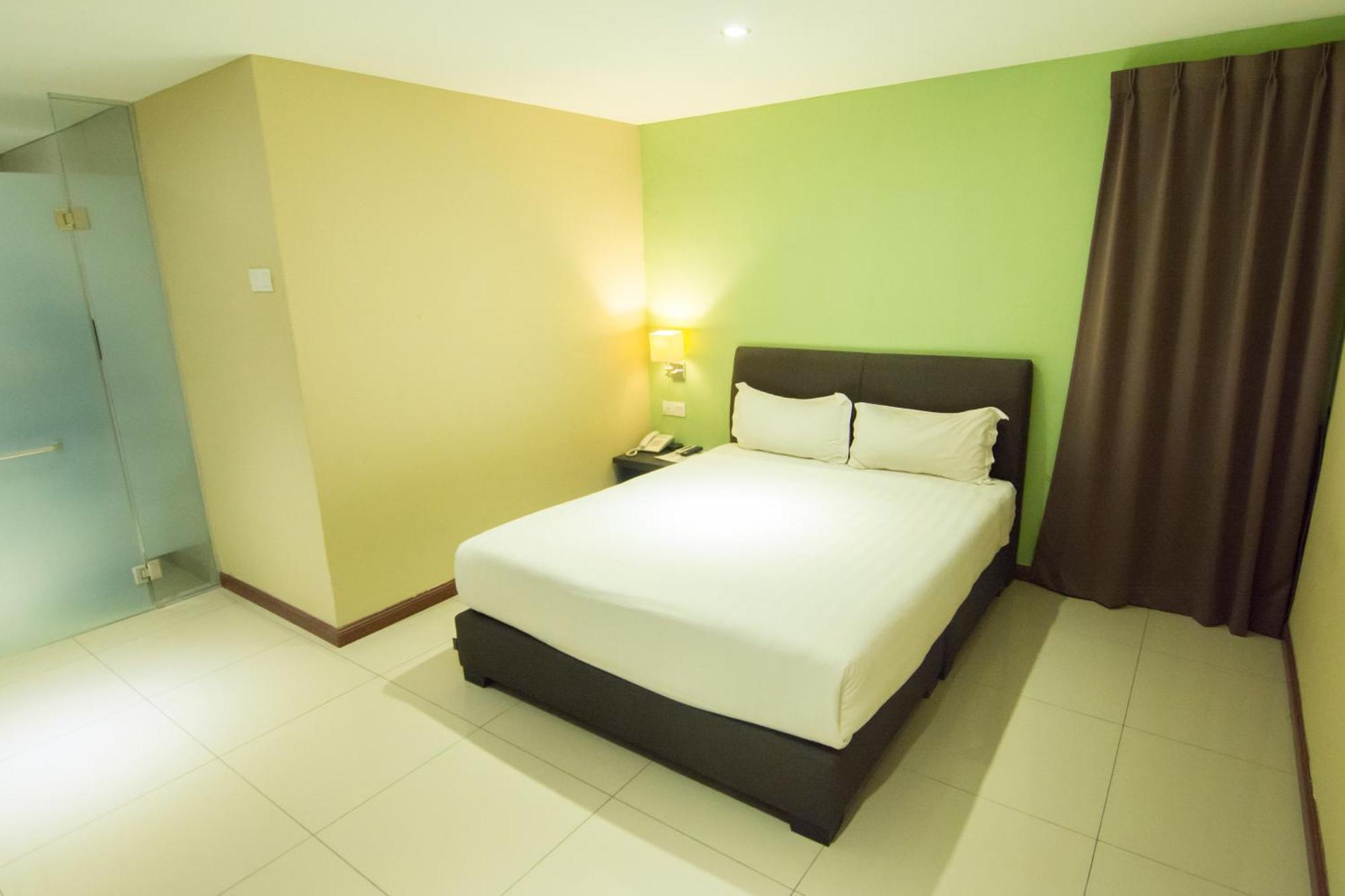 Merdeka Hotel Kluang Extérieur photo