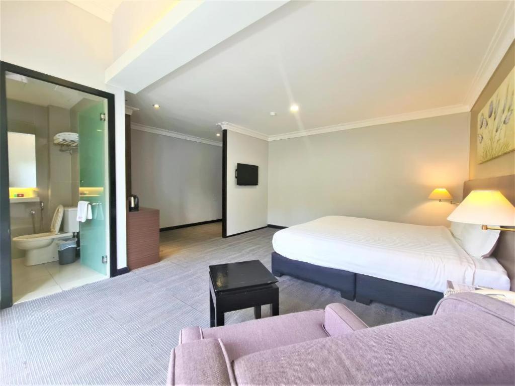 Merdeka Hotel Kluang Extérieur photo
