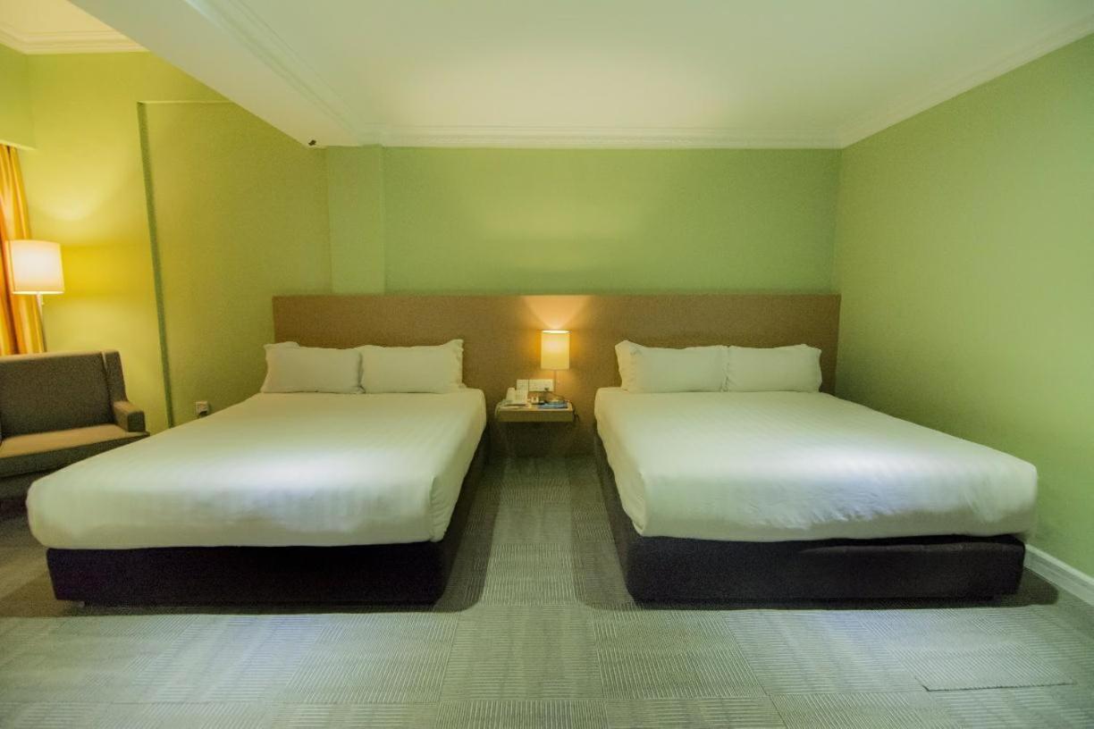 Merdeka Hotel Kluang Extérieur photo