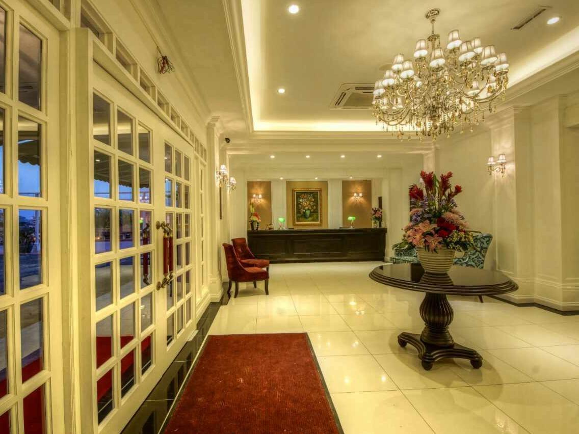Merdeka Hotel Kluang Extérieur photo